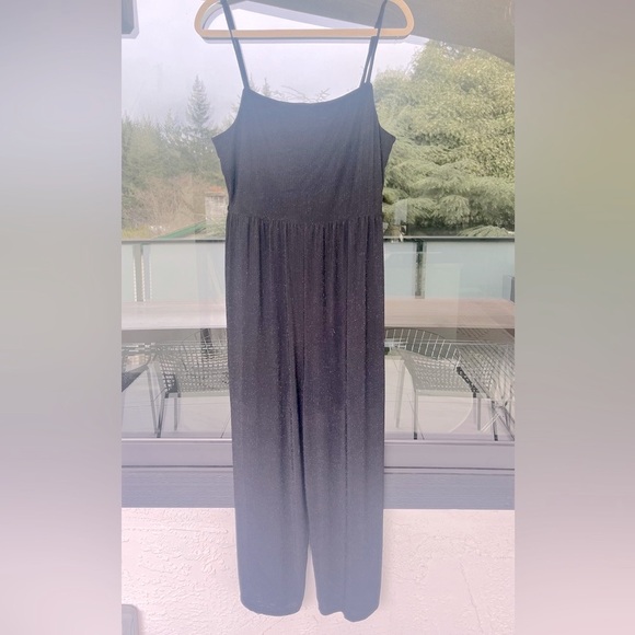 Women’s black jumpsuit with adjustable straps, stretchy black fabric, Size XL. - Picture 4 of 6